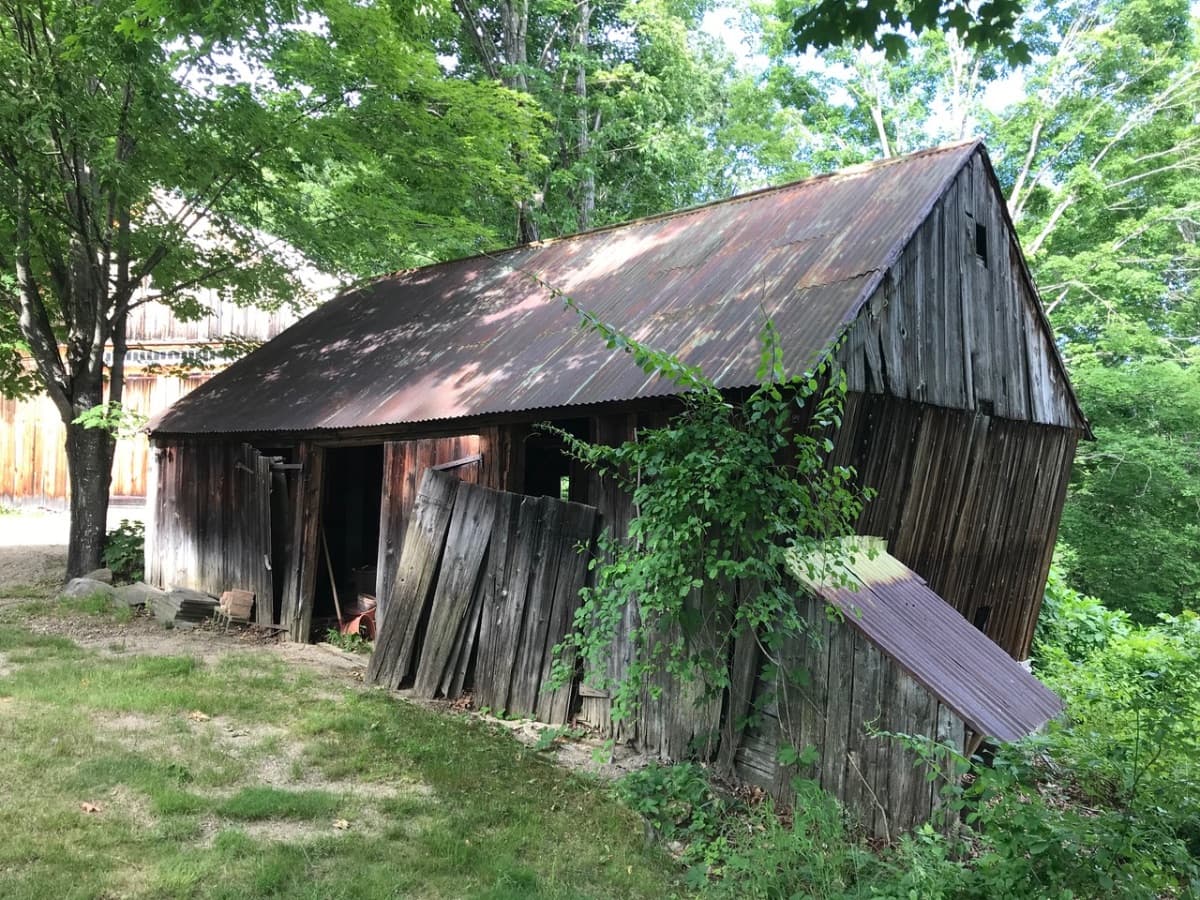 Late 1700's Corn Crib Barn